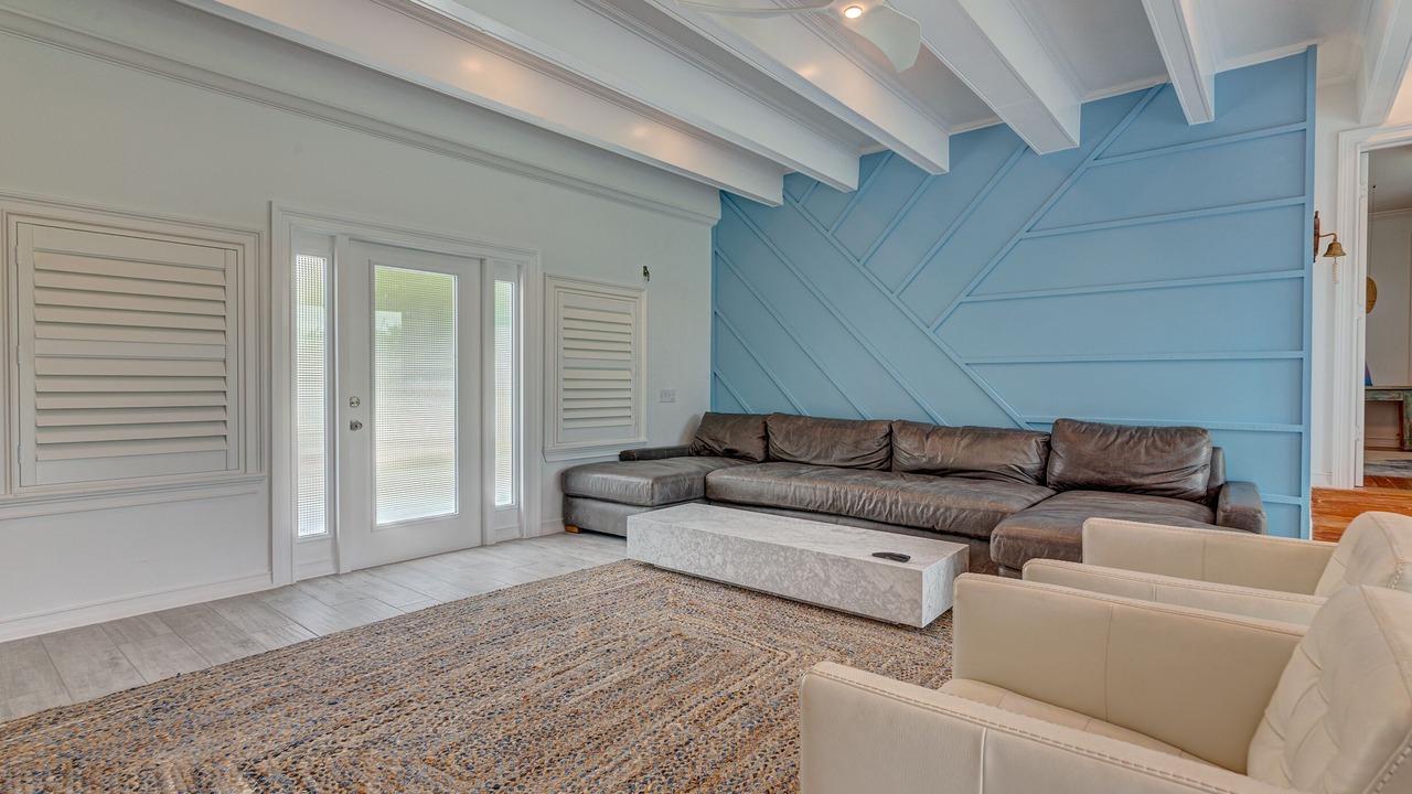 Photo of Livingroom in Ambersand Beach