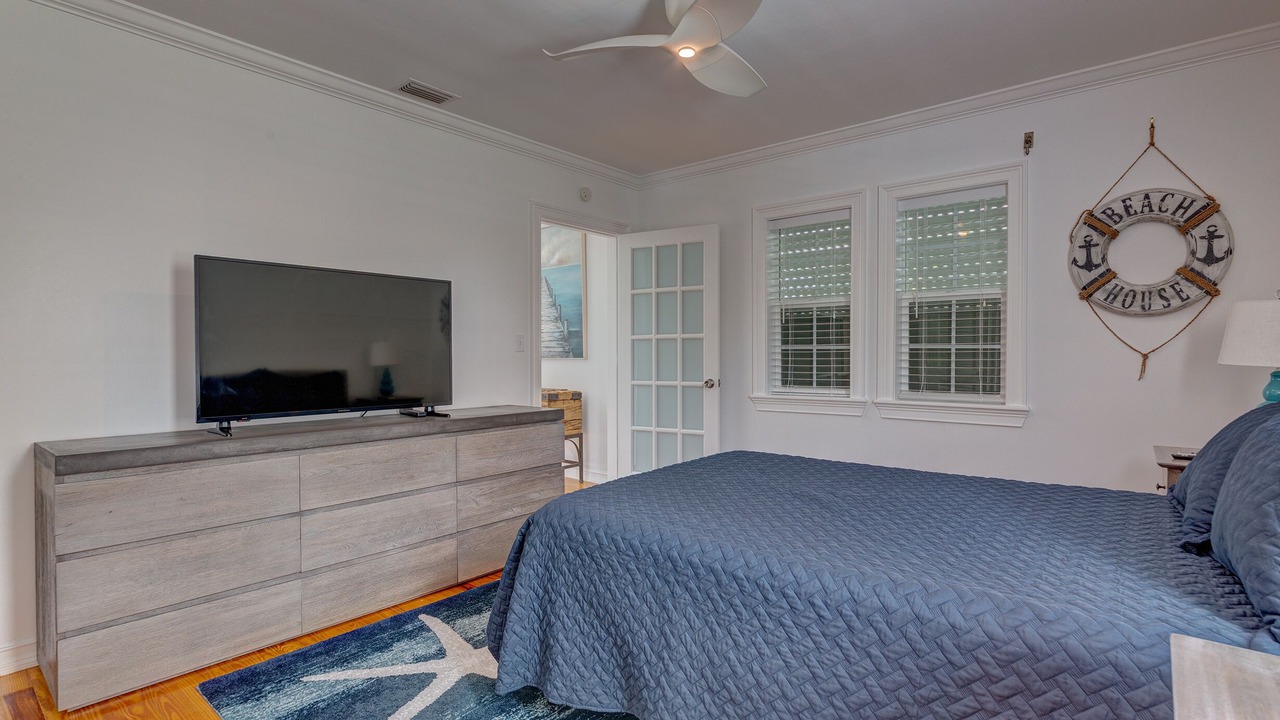 Photo of Bedroom in Ambersand Beach