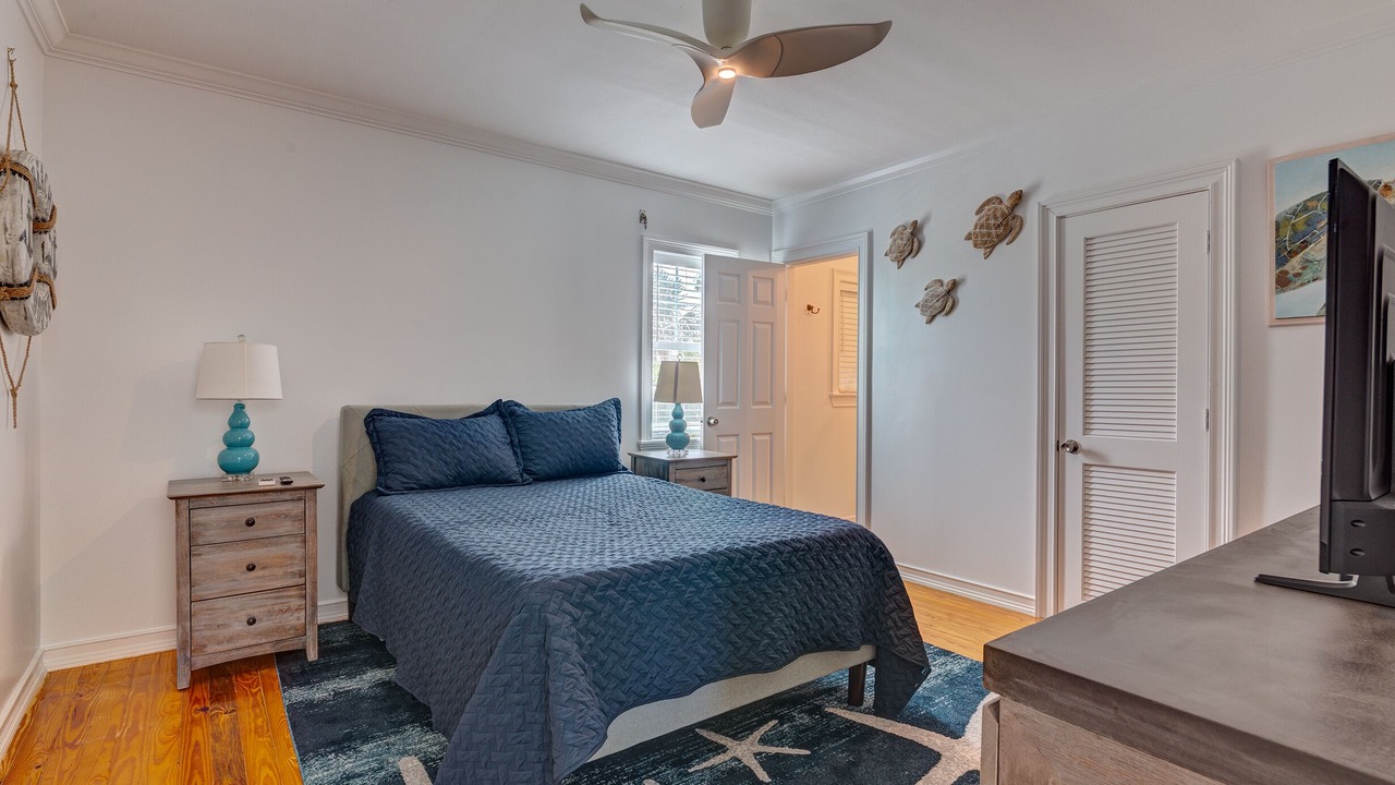 Photo of Bedroom in Ambersand Beach