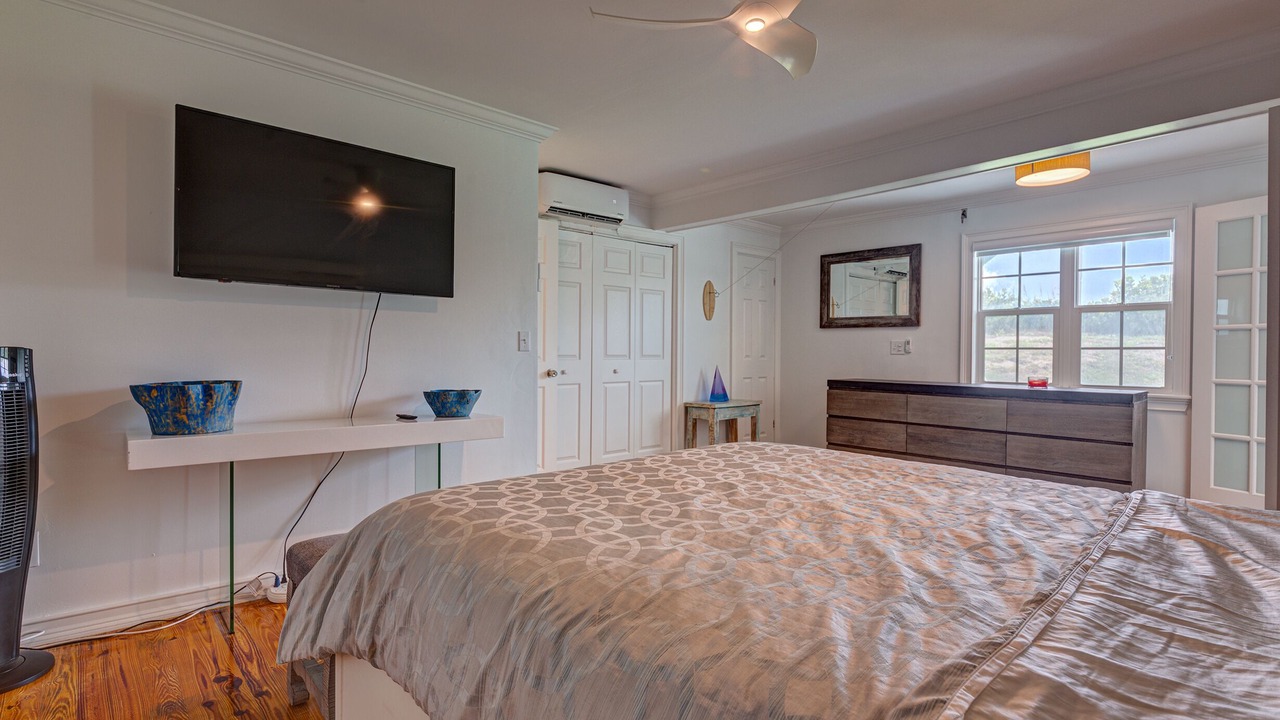 Photo of Bedroom in Ambersand Beach