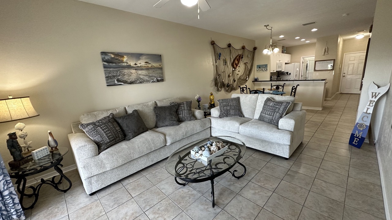 Photo of Livingroom in Suwannee