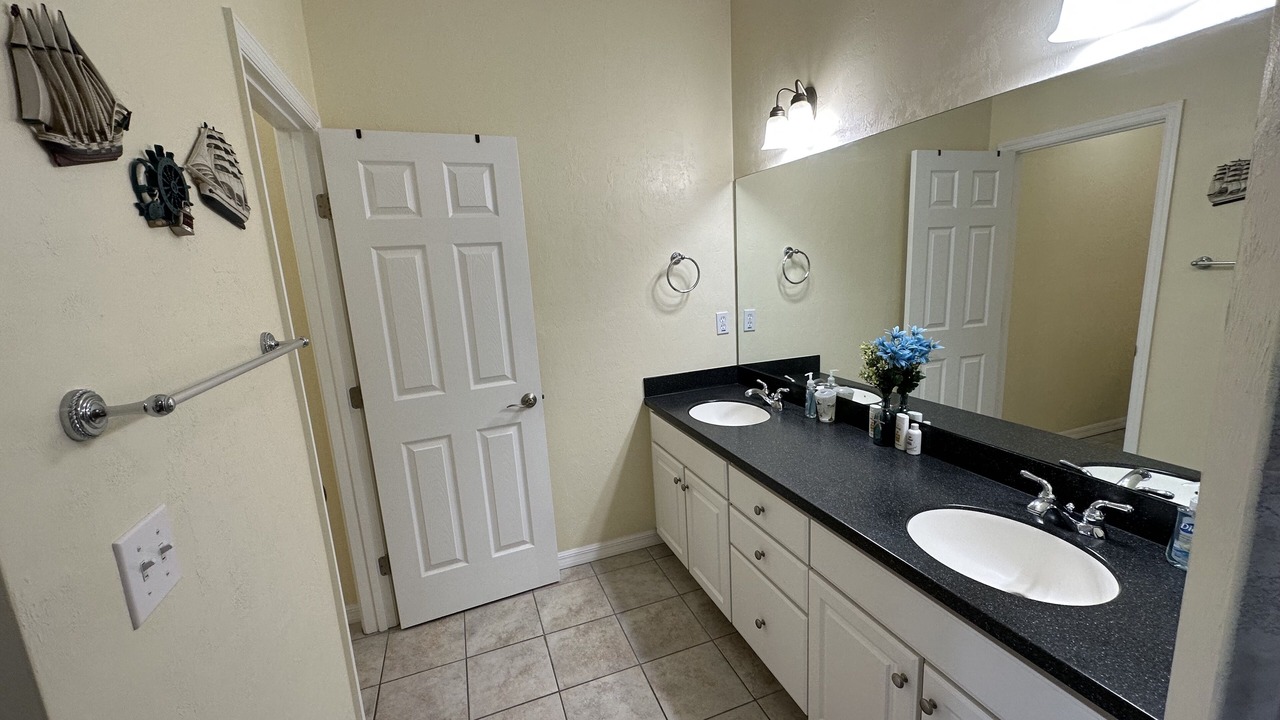 Photo of Bathroom in Suwannee
