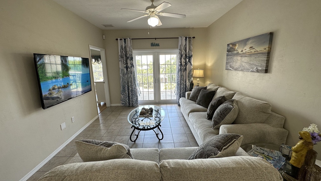 Photo of Livingroom in Suwannee
