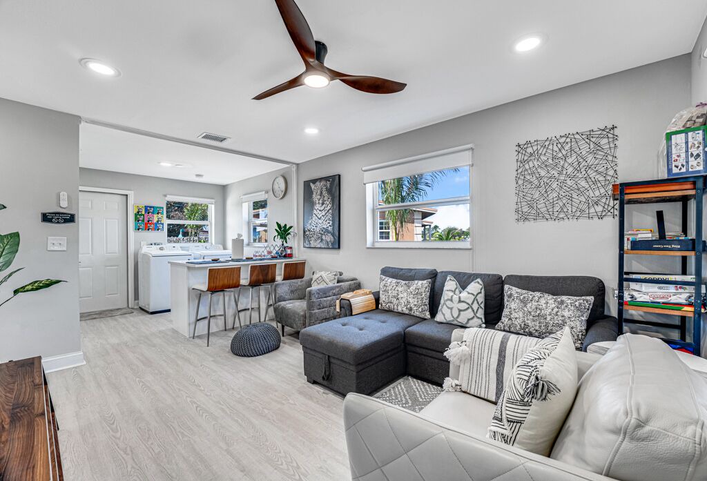Photo of Livingroom in Palm Beach - West Palm Beach