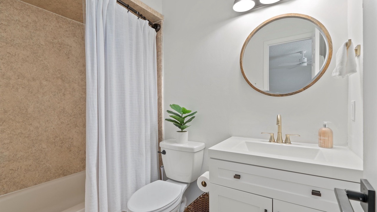 Photo of Bathroom in Girvin