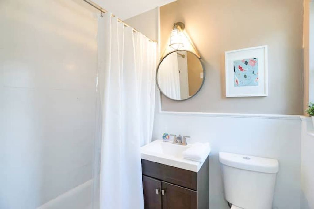 Photo of Bathroom in Poinsettia Heights