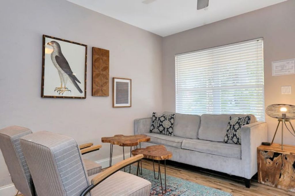 Photo of Livingroom in Poinsettia Heights