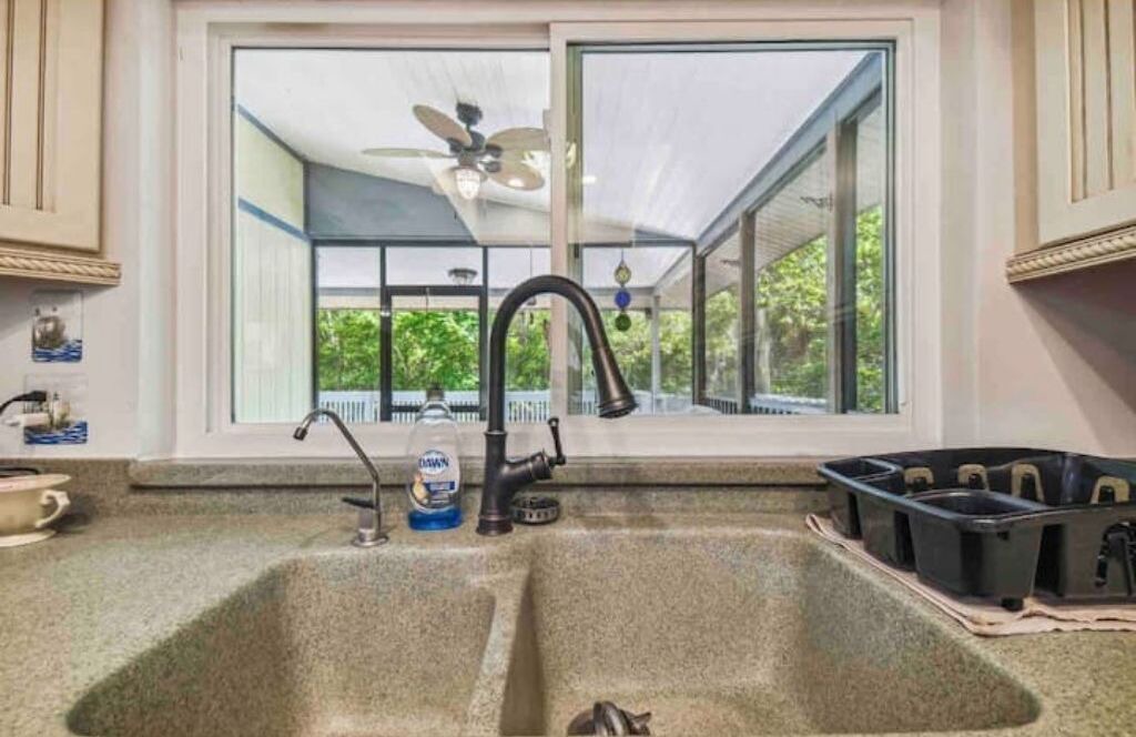 Photo of Bathroom in Weeki Wachee Gardens