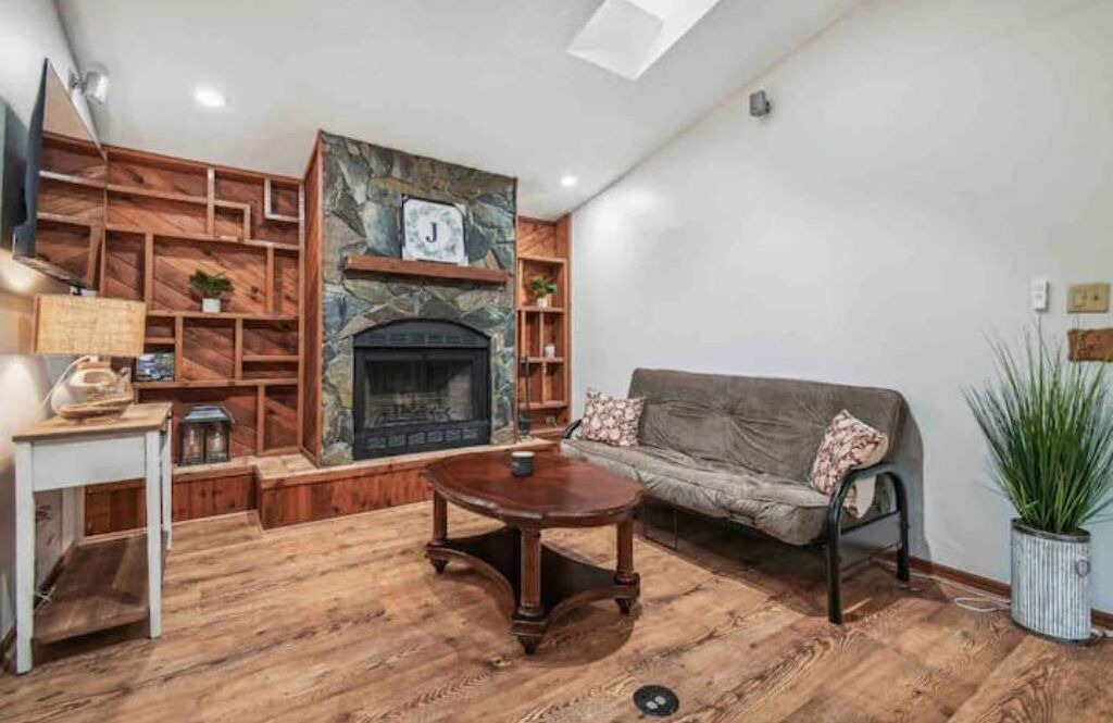 Photo of Livingroom in Weeki Wachee Gardens