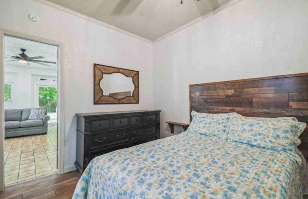 Photo of Bedroom in Weeki Wachee Gardens