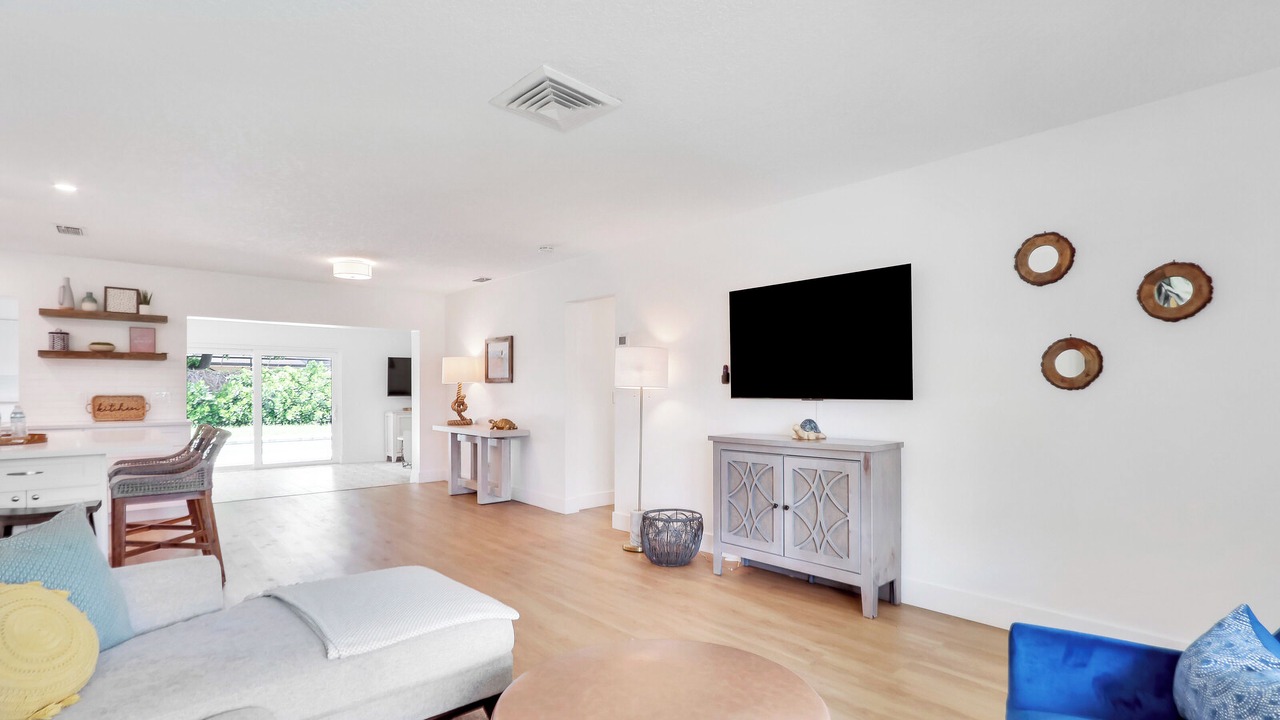 Photo of Livingroom in Hunt Club