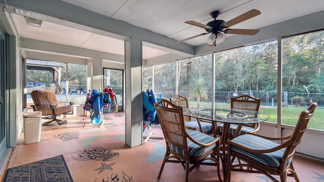 Photo of Outdoor in Weeki Wachee Gardens