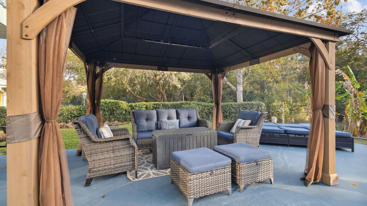 Photo of Patio Balcony in Weeki Wachee Gardens