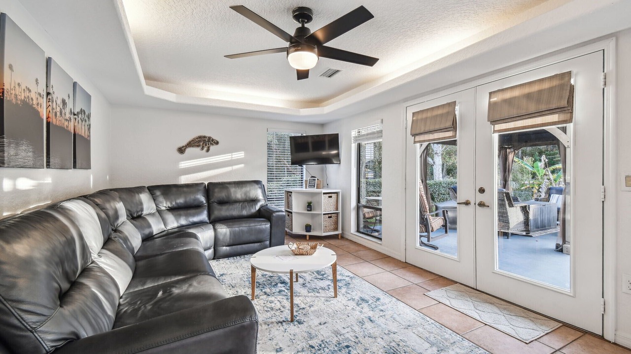 Photo of Livingroom in Weeki Wachee Gardens