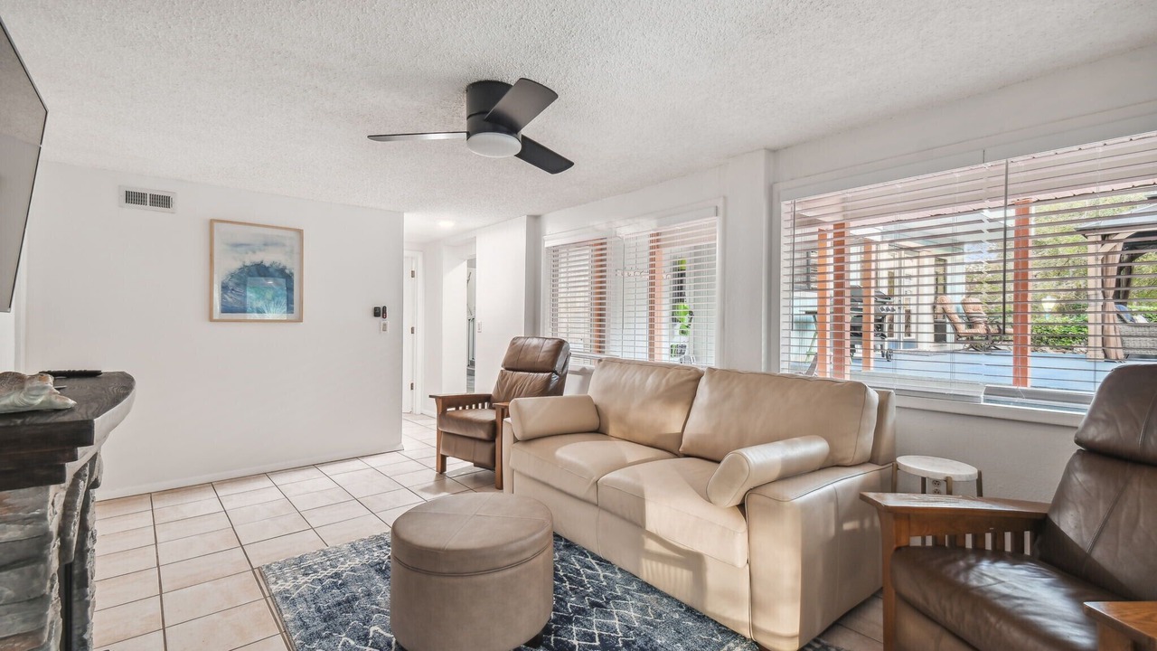 Photo of Livingroom in Weeki Wachee Gardens