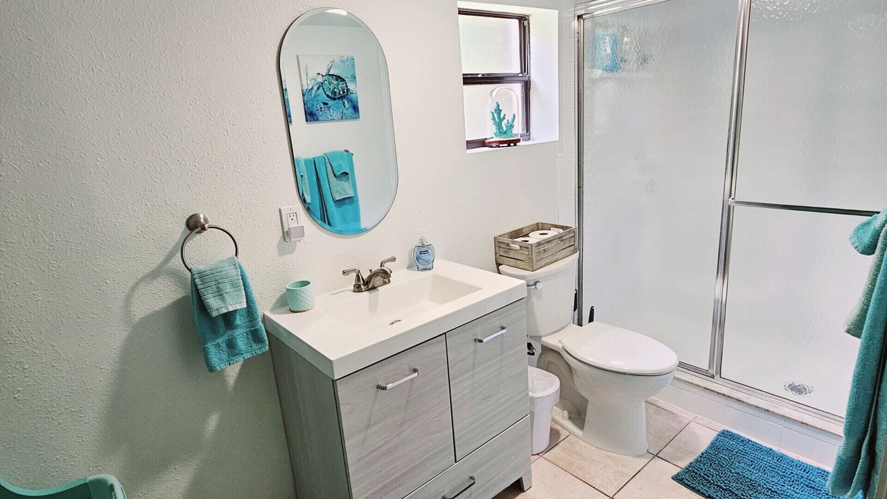 Photo of Bathroom in Weeki Wachee Gardens