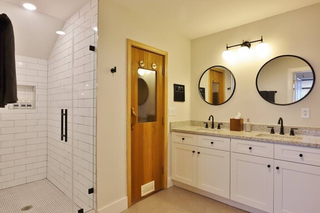 Photo of Bathroom in Downtown Jacksonville