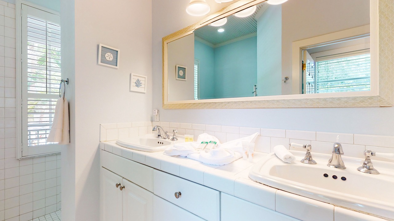 Photo of Bathroom in Indian Beach Sapphire Shores