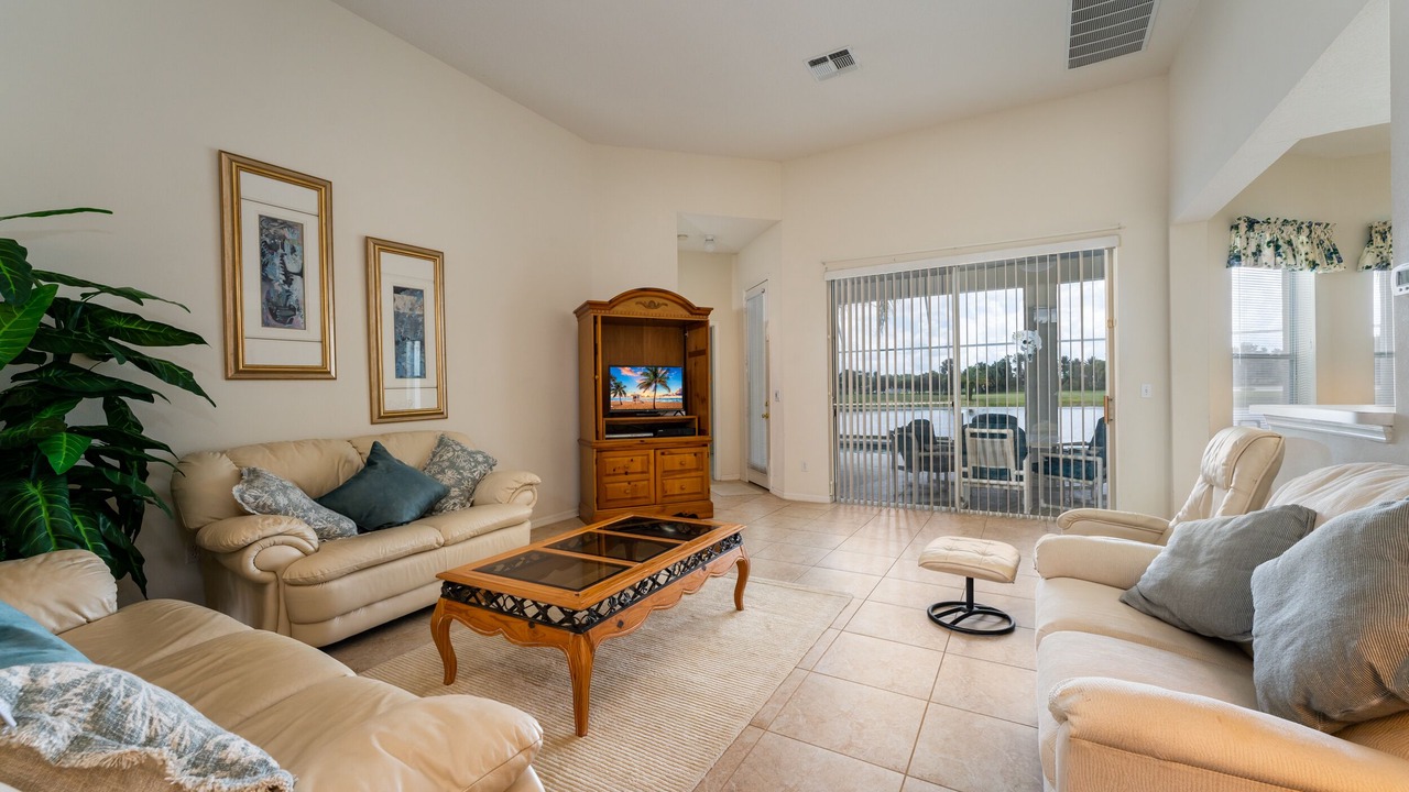 Photo of Livingroom in Ridgewood Lakes