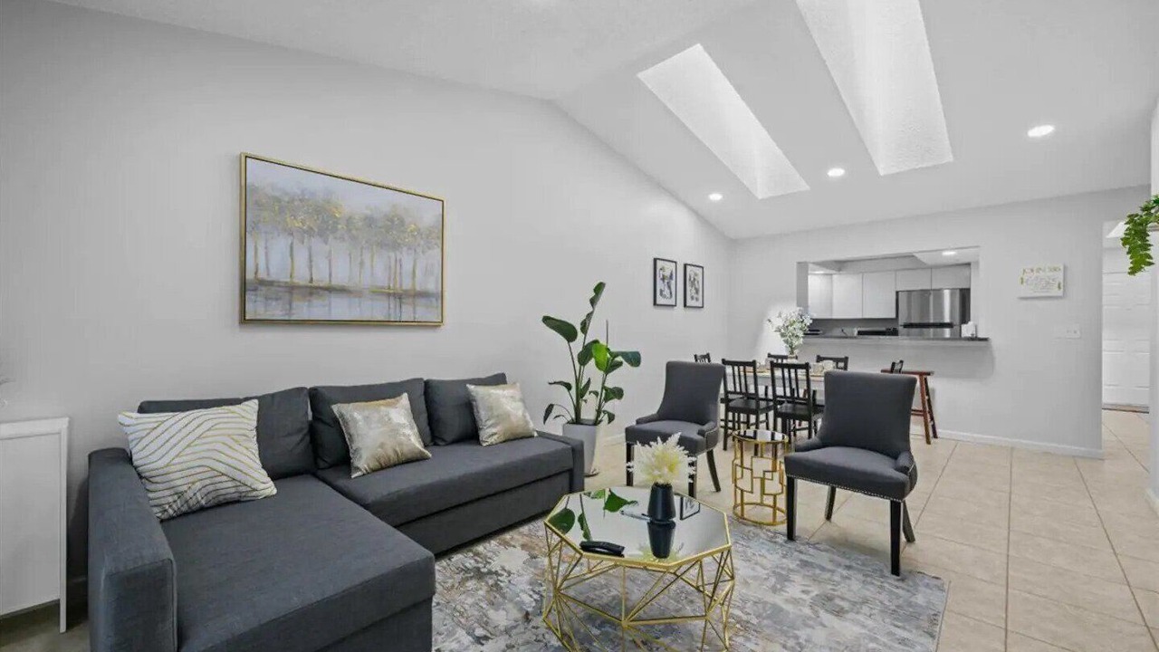 Photo of Livingroom in Arlington