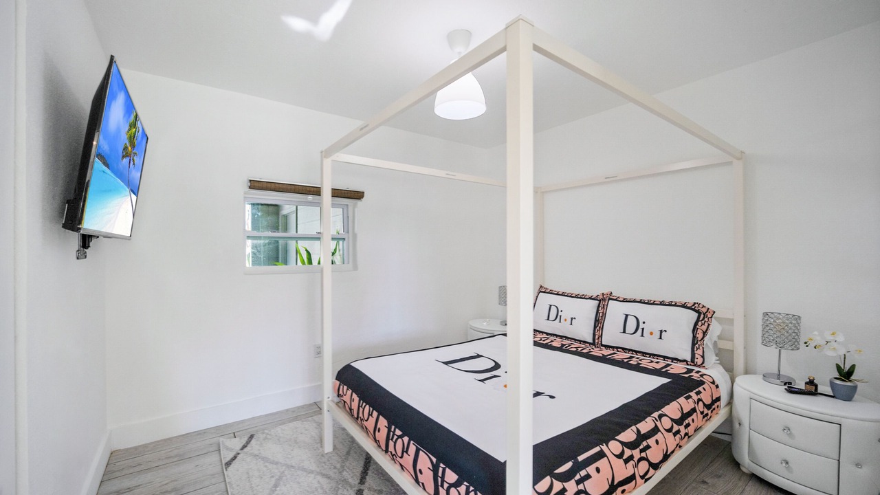 Photo of Bedroom in Miami Gardens