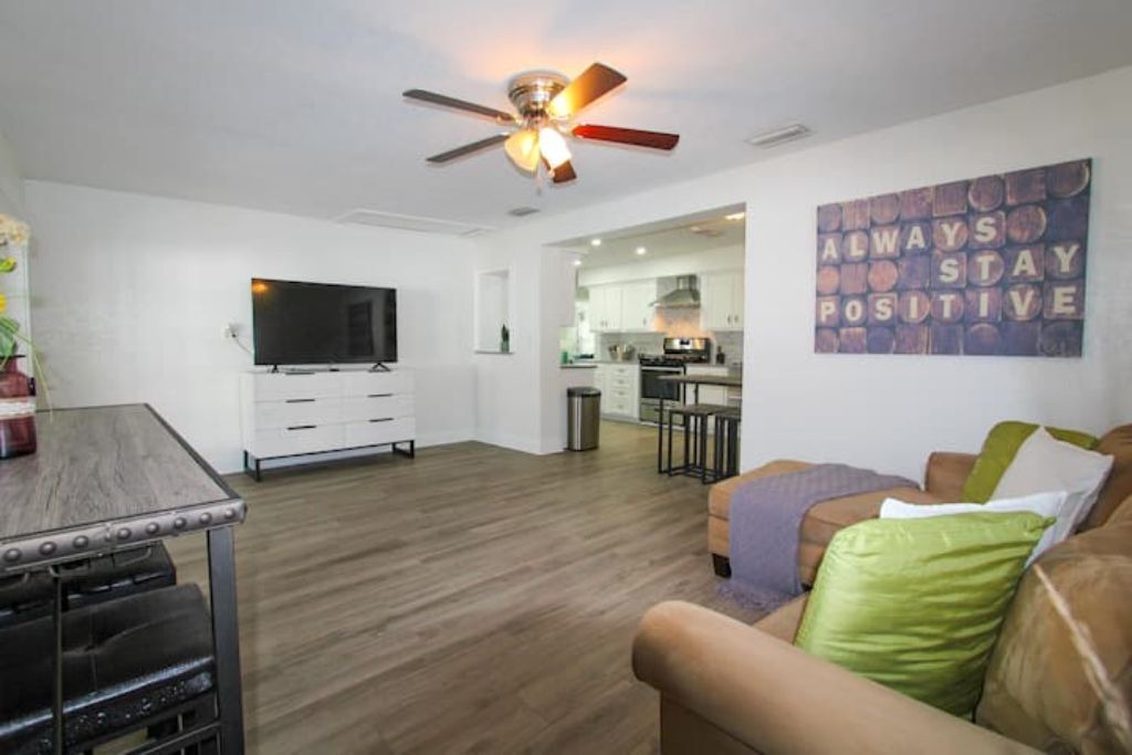 Photo of Livingroom in Beach Park