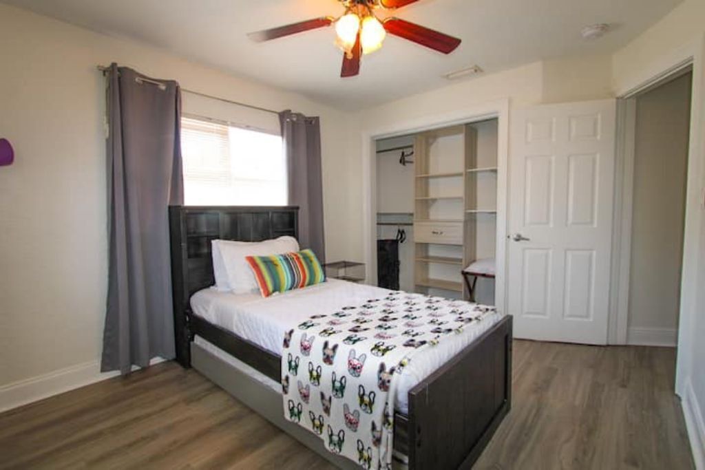 Photo of Bedroom in Beach Park