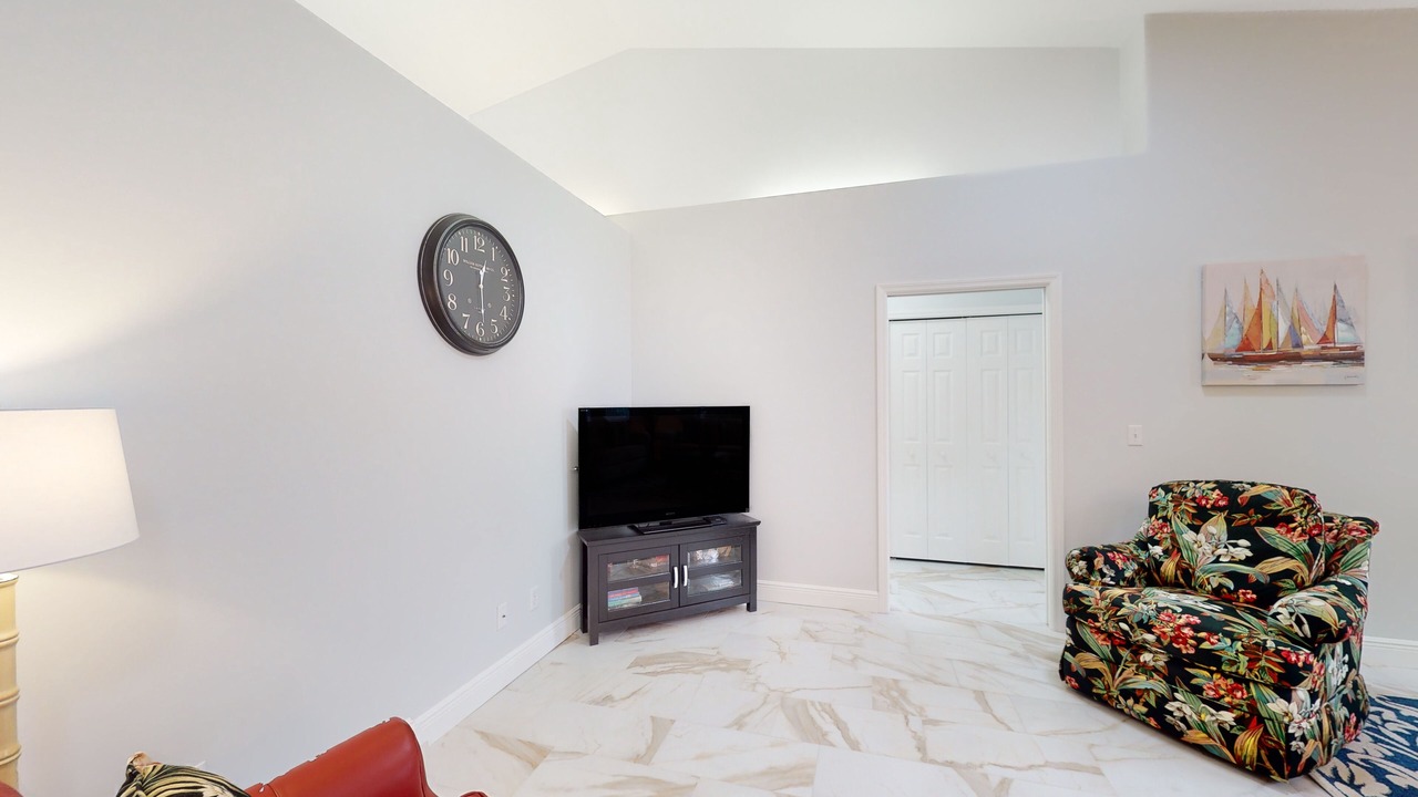Photo of Livingroom in Crown Pointe