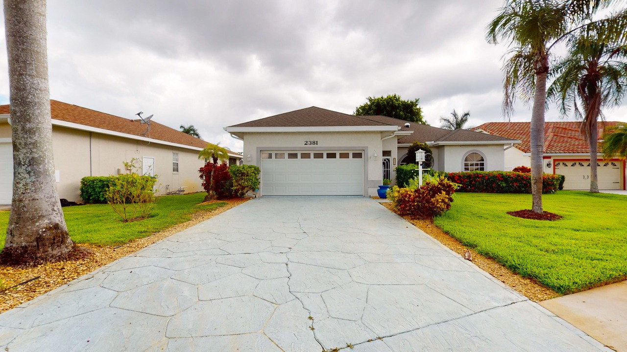 Photo of Outdoor in Crown Pointe