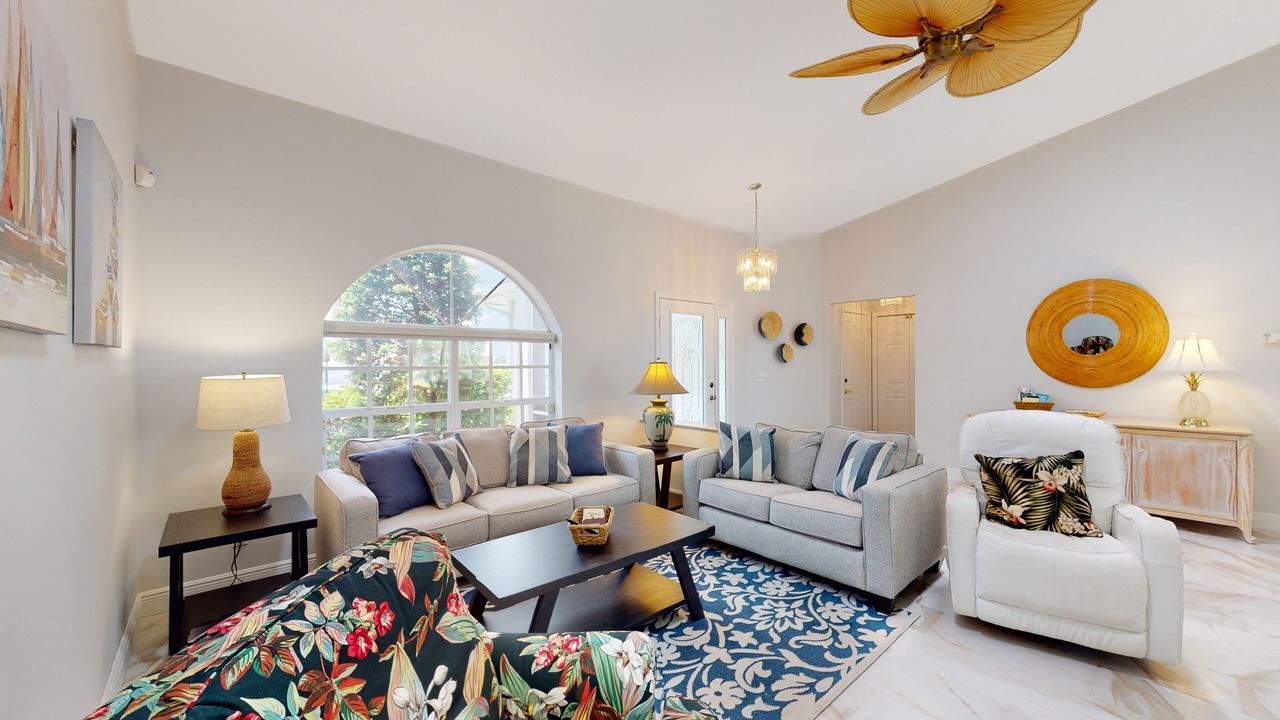 Photo of Livingroom in Crown Pointe