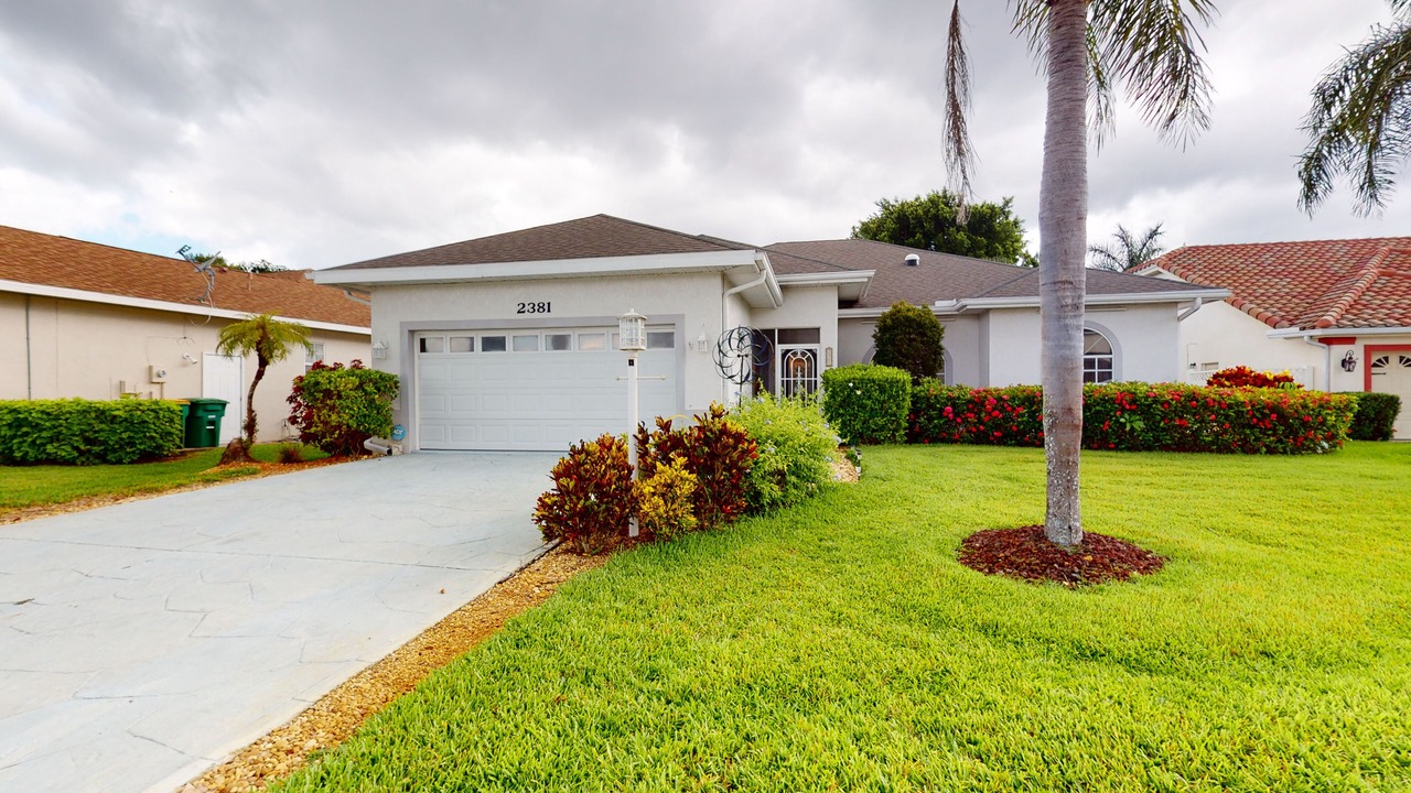 Photo of Outdoor in Crown Pointe