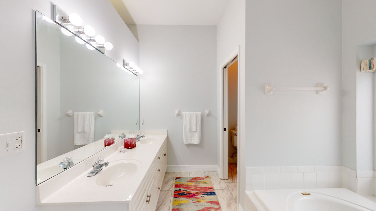 Photo of Bathroom in Crown Pointe