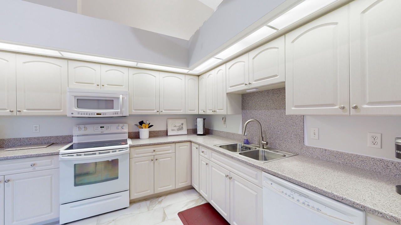 Photo of Kitchen in Crown Pointe