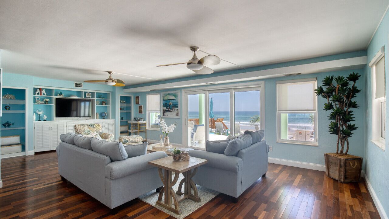 Photo of Livingroom in River Ridge Estates