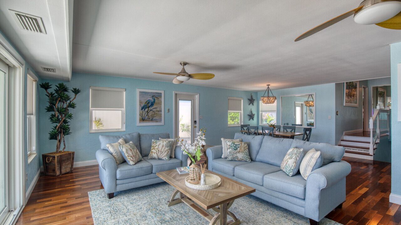 Photo of Livingroom in River Ridge Estates
