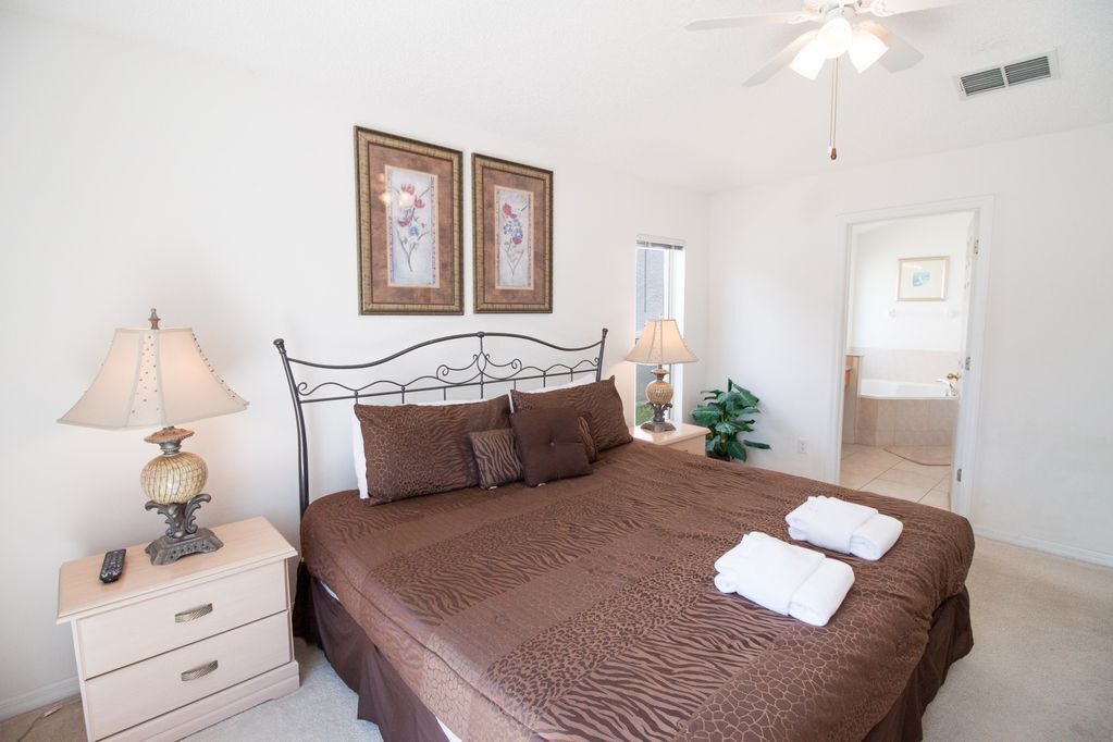 Photo of Bedroom in Crystal Cove