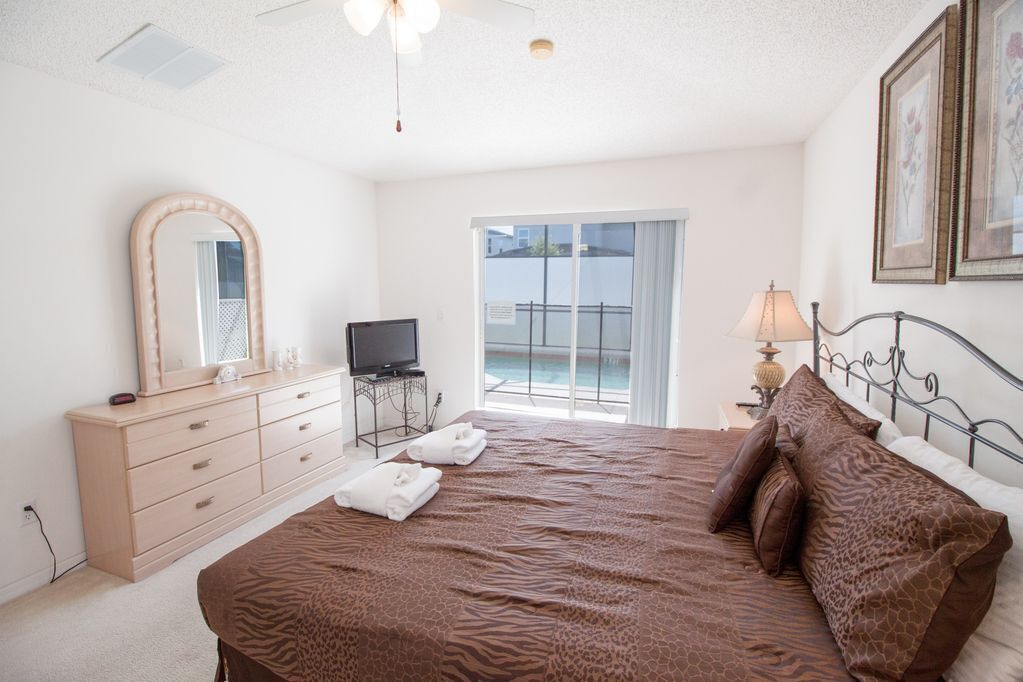Photo of Bedroom in Crystal Cove