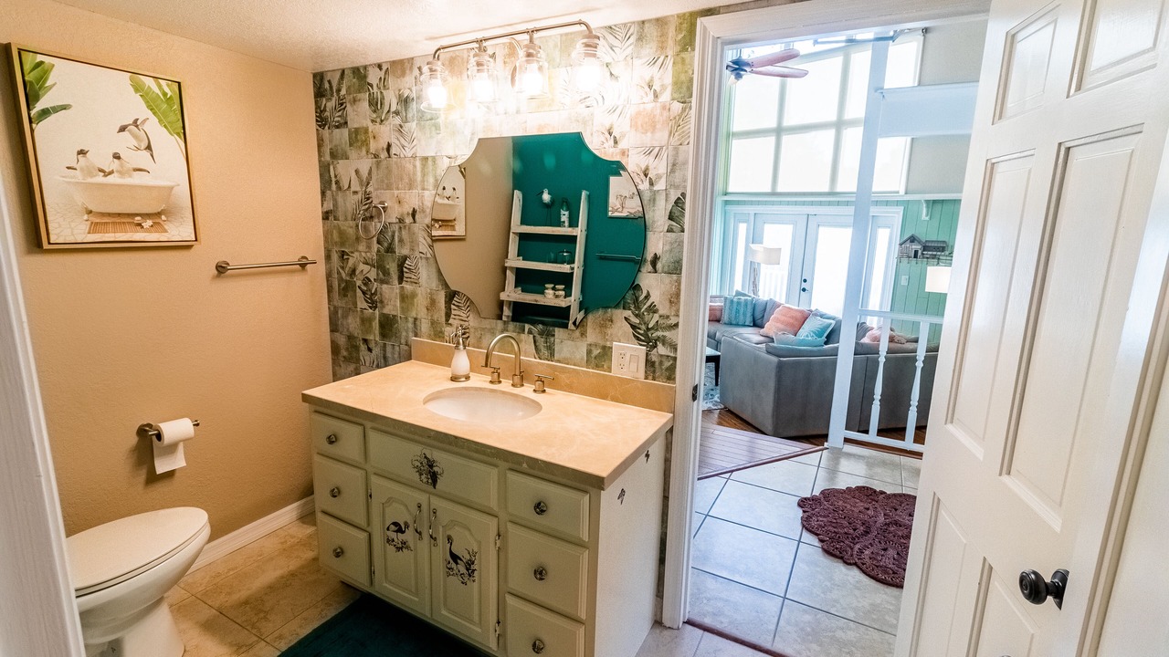 Photo of Bathroom in Weeki Wachee Gardens