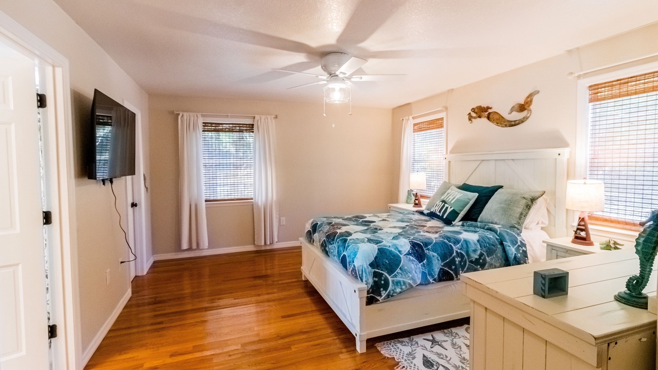 Photo of Bedroom in Weeki Wachee Gardens
