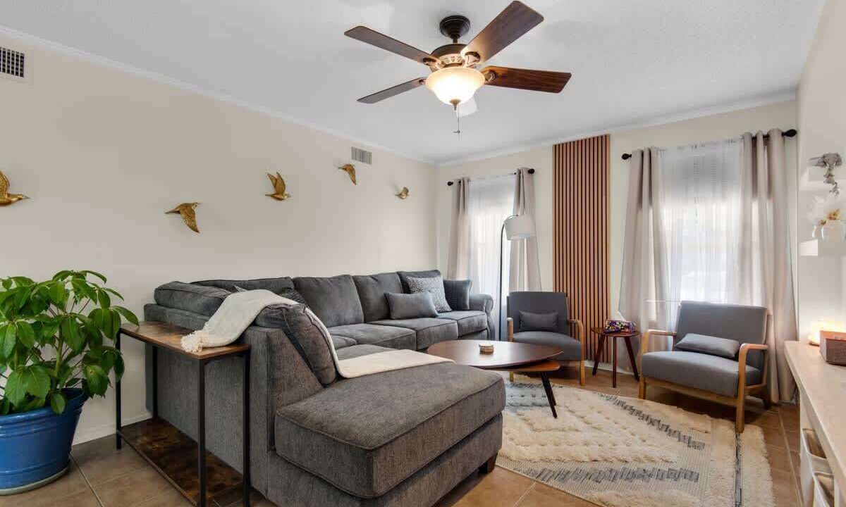 Photo of Livingroom in Northeast Pensacola