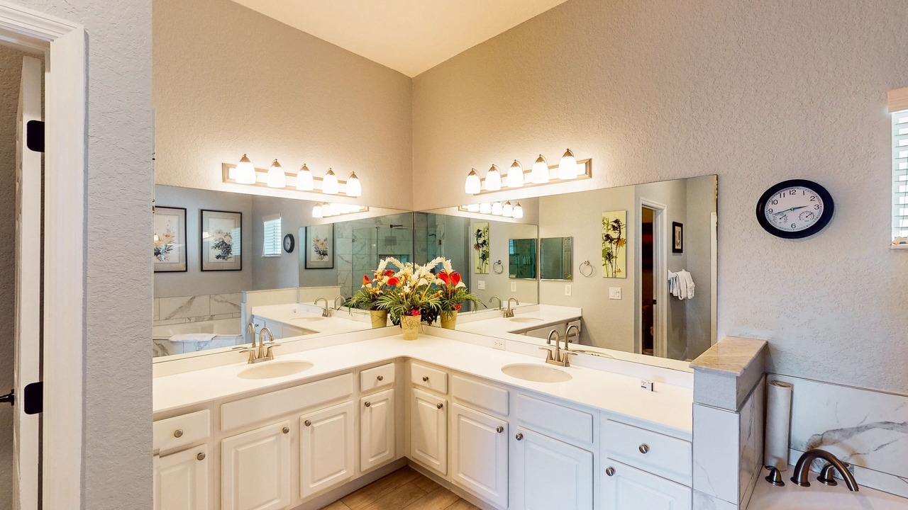 Photo of Bathroom in Bahama Bay