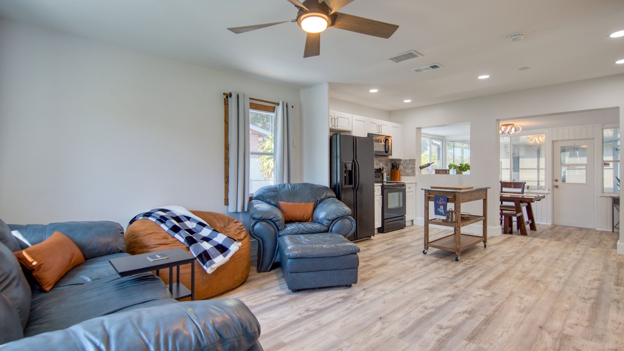 Photo of Livingroom in Disston Heights