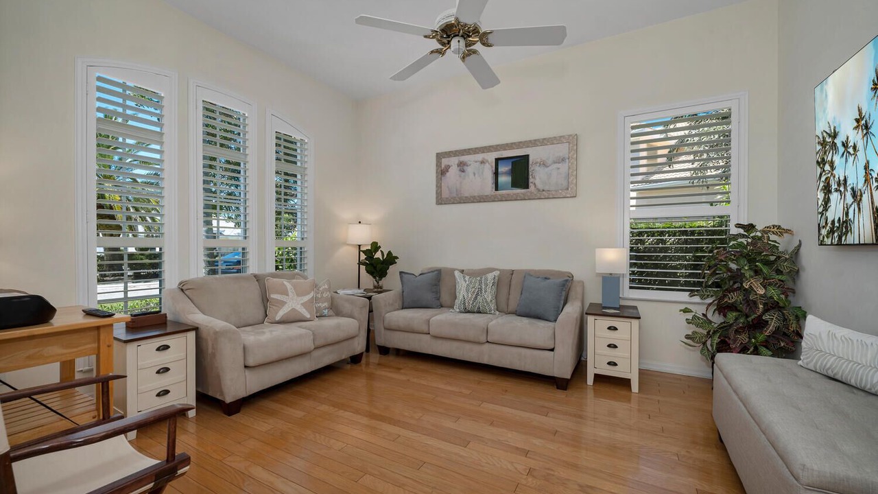 Photo of Livingroom in Crown Pointe
