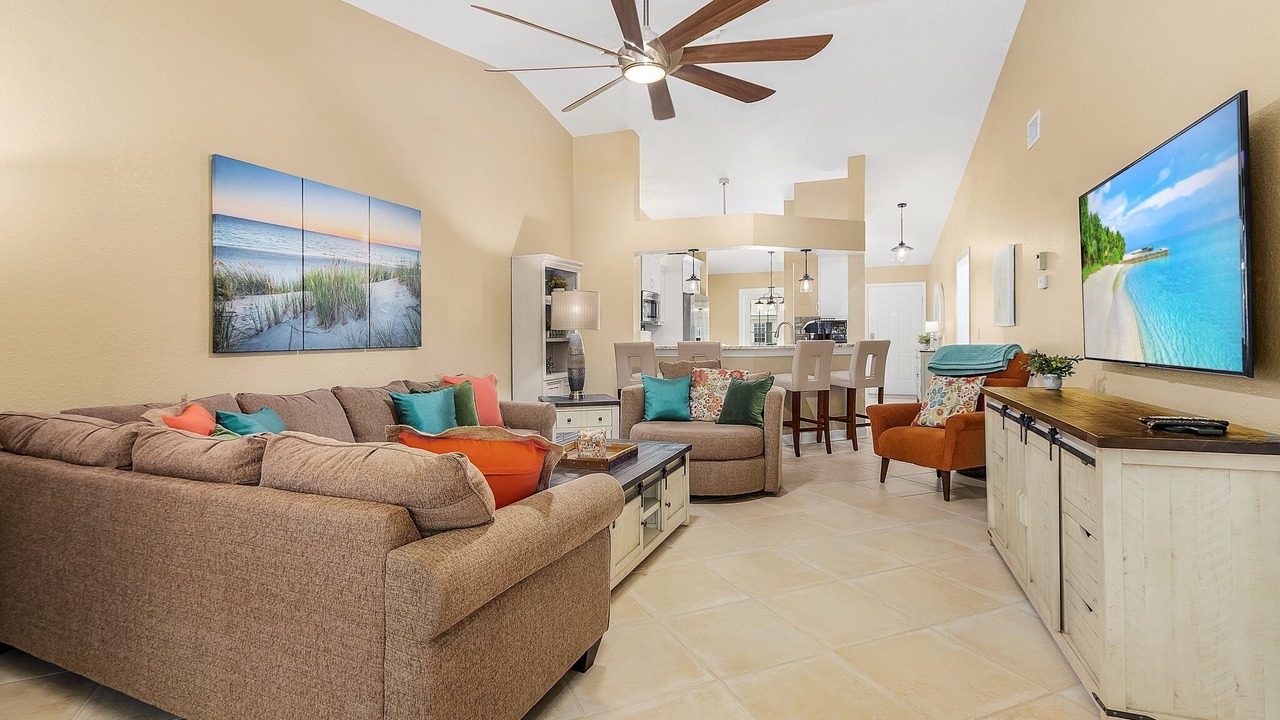 Photo of Livingroom in Pelican Bay