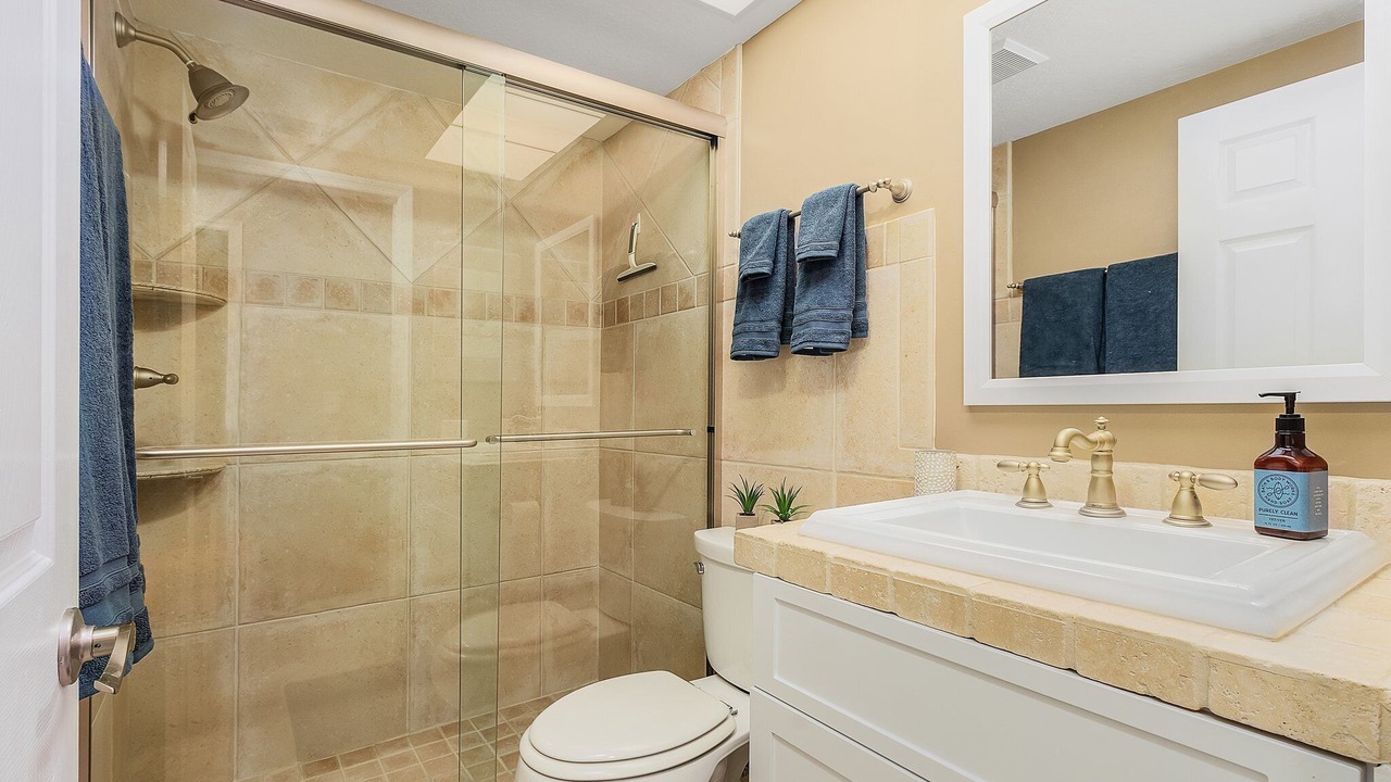 Photo of Bathroom in Pelican Bay