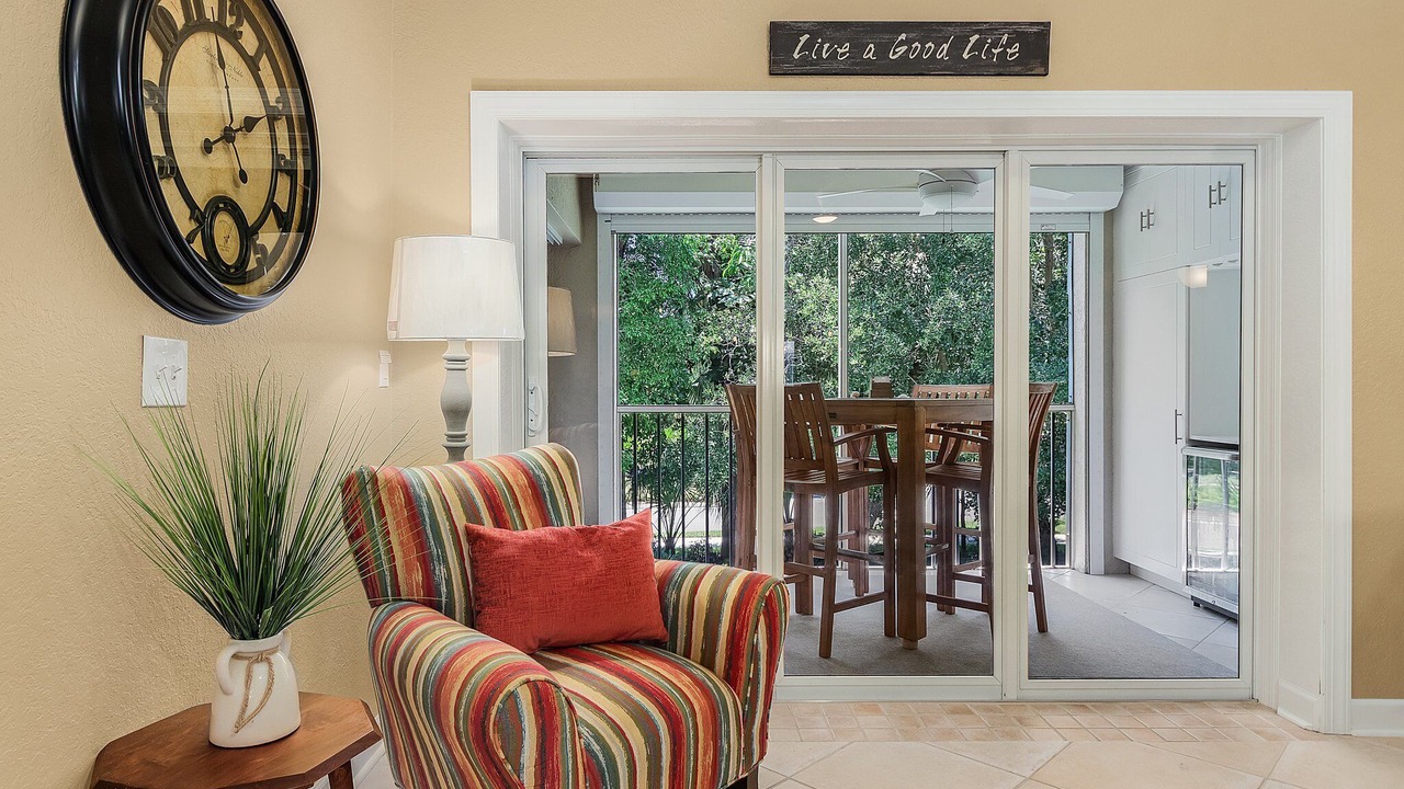 Photo of Livingroom in Pelican Bay