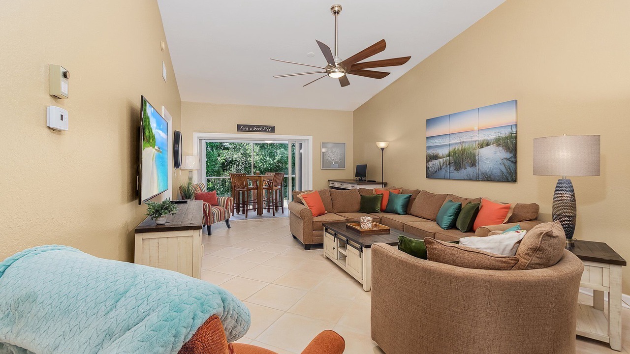 Photo of Livingroom in Pelican Bay
