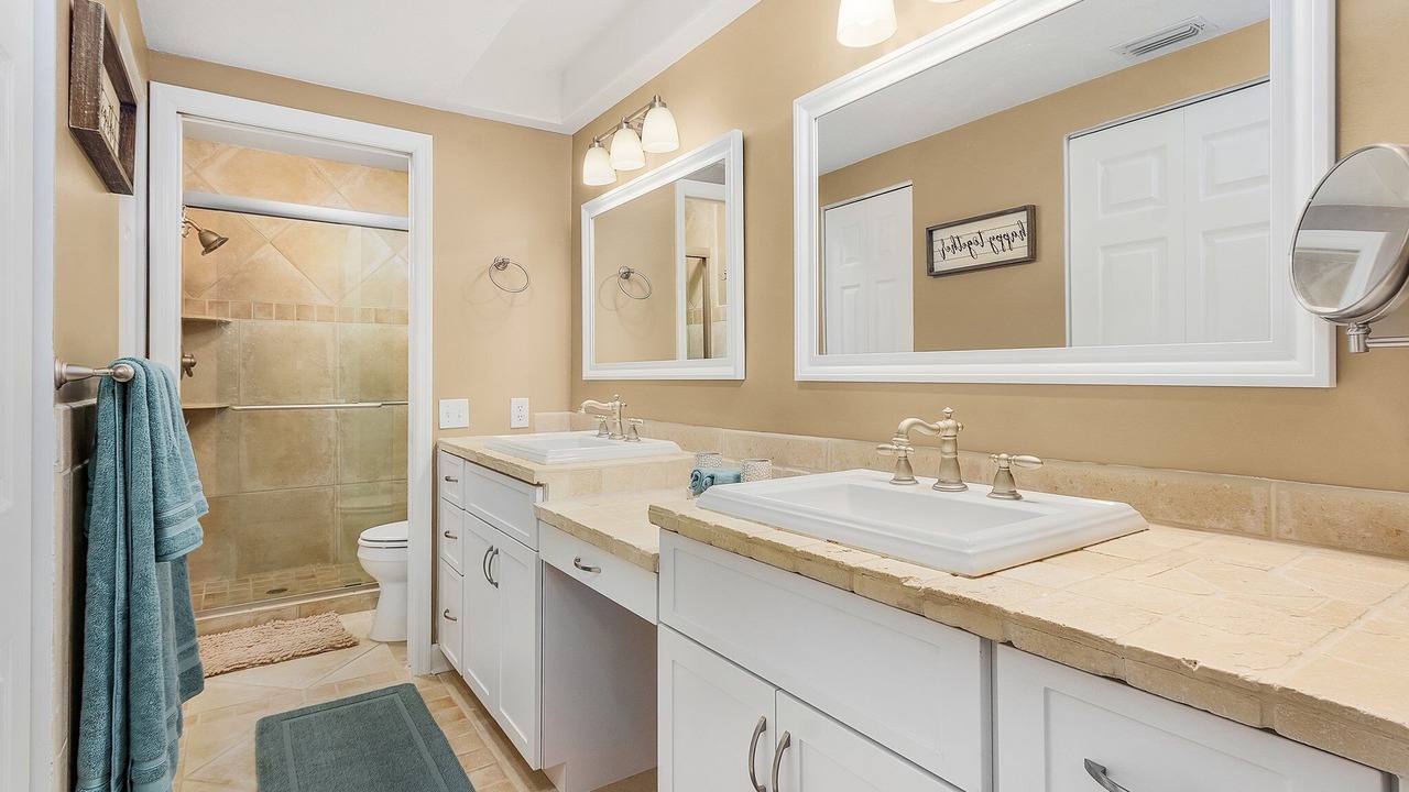 Photo of Bathroom in Pelican Bay