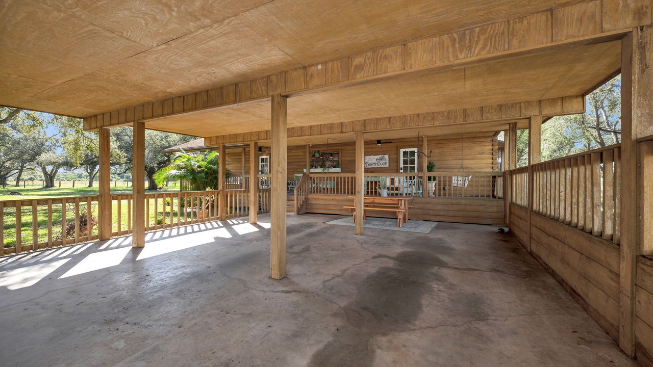 Photo of Patio Balcony in Buckingham