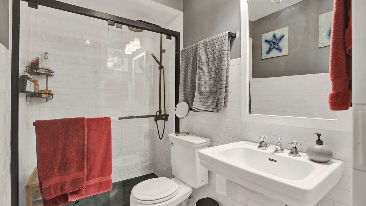 Photo of Bathroom in Colee Hammock
